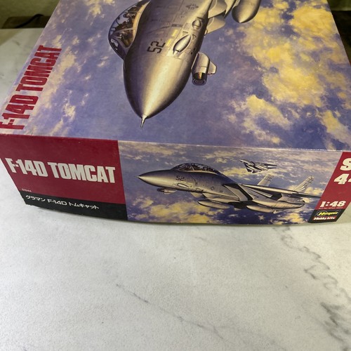 F-14D Tomcat - Hasegawa 1/48 Scale Unassembled Aircraft Kit#51544 Open Box - Picture 2 of 4
