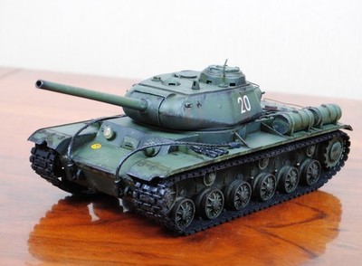 A complete plastic scale 1:35 model of the Soviet heavy tank KV-122.