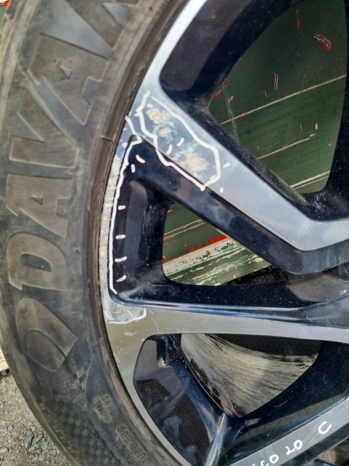 Land Rover DISCOVERY L462 2017-2020 Alloy ( C ) 275/45R21 - Image 2 of 4