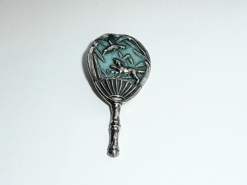 Paddle Fan Button Bird & Dog Metal Shank Button 7/8" x 1-3/4" Silver & Blue - Picture 2 of 5
