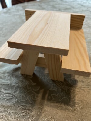 Squirrel Picnic Table Feeder To Hang On A Tree In Your Garden Home-X SH3420