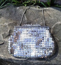 Vintage Metal Mesh Purse w Leaf Clasp Whiting Davis Style