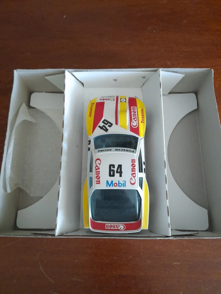 Burago Die-cast Metal kit - Porsche 924 turbo - scala 1/25 (cod. 5199) - Immagine 2 di 4