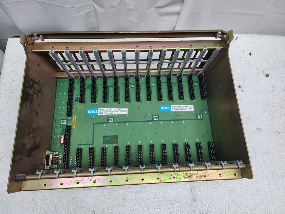 ALLEN-BRADLEY 1771-A3B1 SERIES B 12-SLOT I/O CHASSIS REV K03 - USED - Image 3 of 4