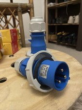 Newlec & Mennekes 32A 3-Pin Commando Plug IP67
