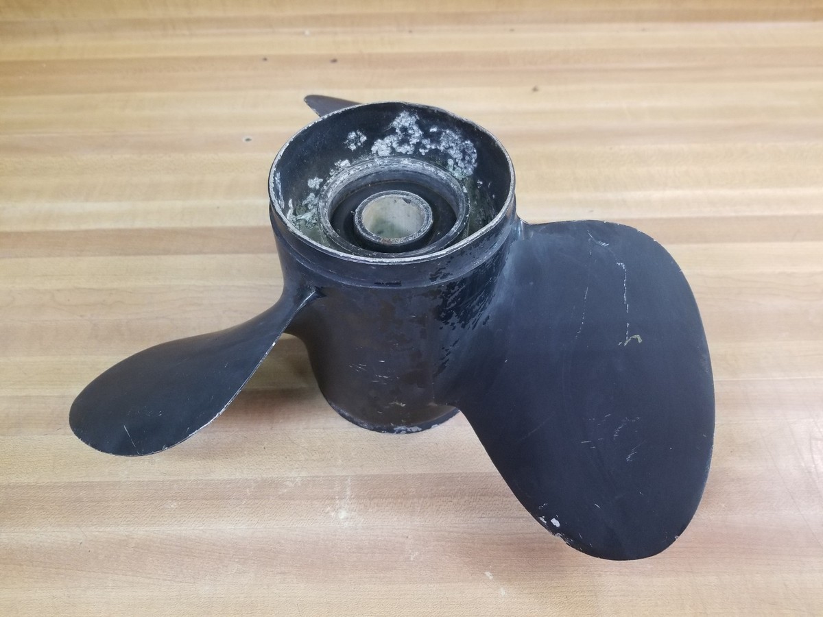 Mercury RH Aluminum Prop 13 x 21 Pitch 15 Spline 48-32746-21 32746