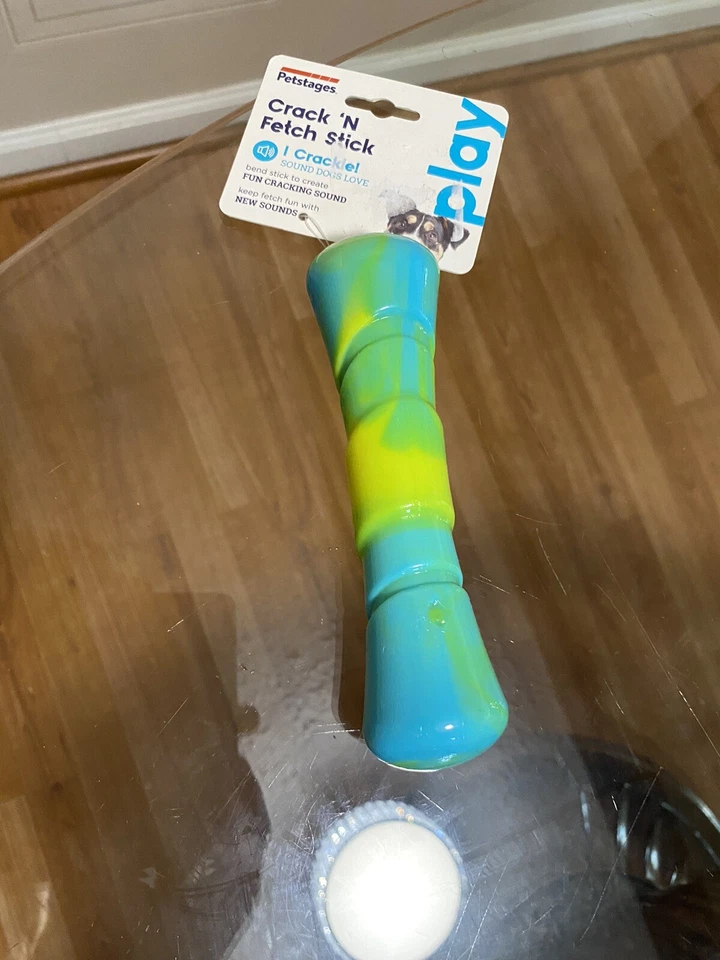 Brinquedo para Cachorro Petstages Crack N' Fetch Stick - Som Divertido para Diversão Buscar Brincar, Pequeno 6” - Imagem 4 de 4
