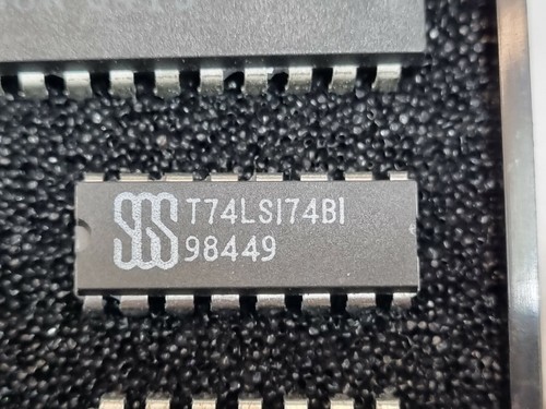 SGS T74LS174B1 98449 Circuito integrato (K) - Foto 1 di 3