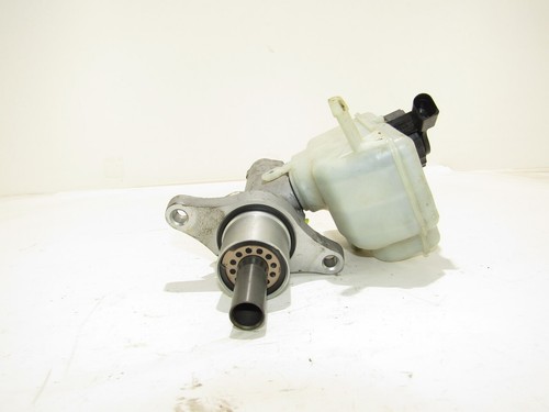 VW Caddy III 2K 2008 MASTER BRAKE SERVO CYLINDER HAUPTBREMSZYLINDER