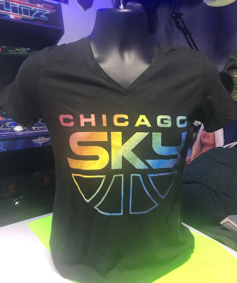Womens Fanatics WNBA Chicago Sky Team Pride Wordmark V-Neck T-Shirt New W/ Tags - Image 2 of 4