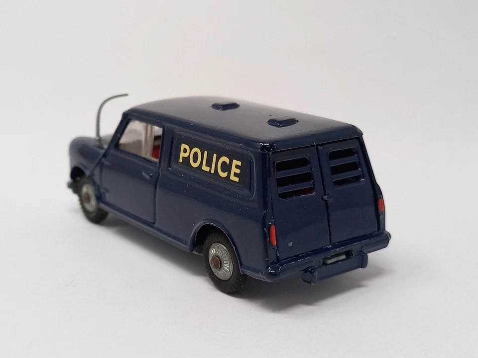 CORGI TOYS 448 / AUSTIN Mini Countryman BMC - Police Van / Scala 1:43 - No Box - Immagine 3 di 4