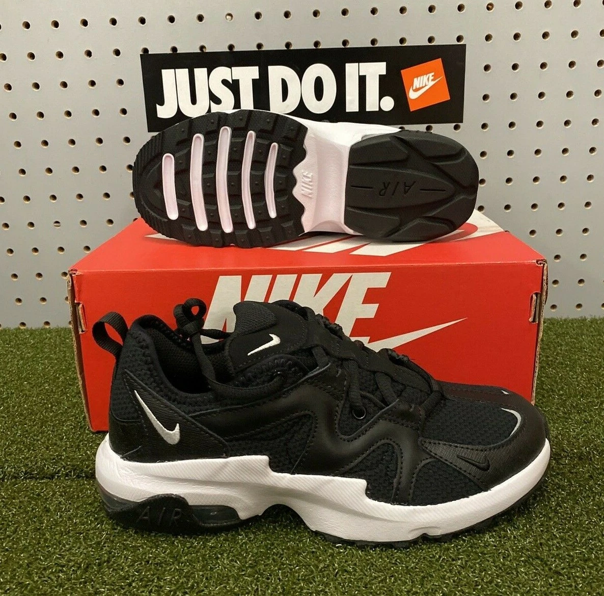 Nike Air Max Graviton White