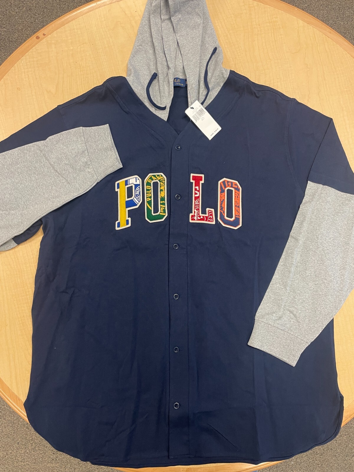 Foto 1 di 8