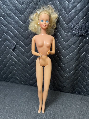 Superstar Era 1980s Vintage Blonde Mattel Barbie Doll - With Earrings&Ring