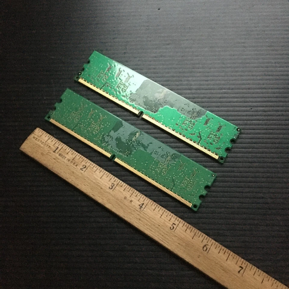 Pair of Samsung 256MB PC2-3200U-333-12-C1 Desktop DDR2 RAM - Image 2 of 3