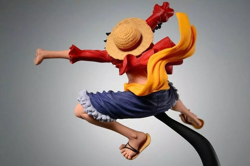 Anime One Piece Luffy's action Figure Toy Straw Hat Flag Pirate Toys Gift