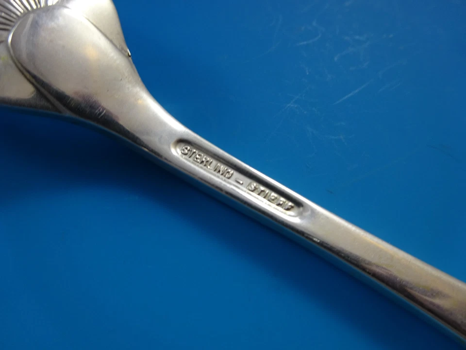 Juego de cubiertos de cena Williamsburg Shell by Stieff de plata esterlina 8 servicio 32 piezas Foto 4 de 4