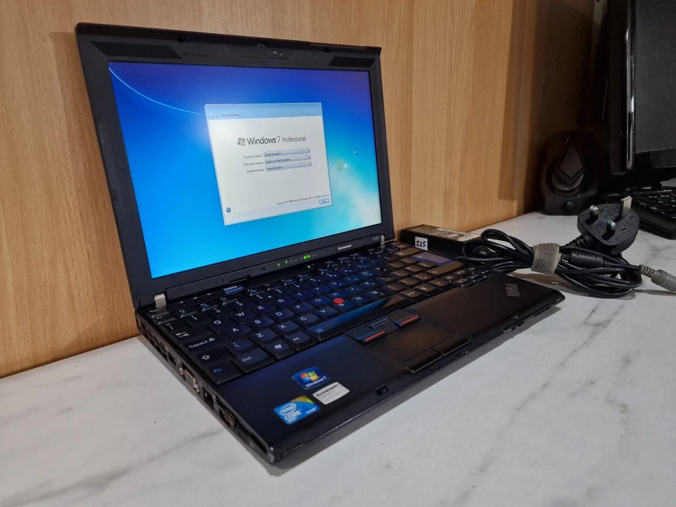 Lenovo Thinkpad x201 Laptop 4GB RAM 12" Intel Core i5 Windows 7 Pro 32 Bit - Image 3 of 4