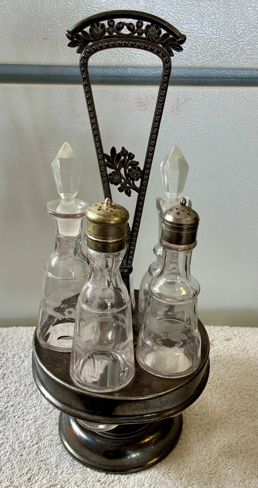 VINTAGE REED AND BARTON SILVER PLATED VINEGAR AND OIL SALAD SET -CADDY