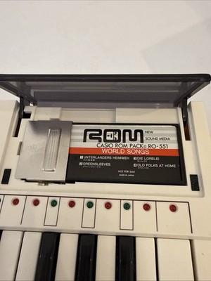 Vtg Casio PT-80 Mini Synth Electronic Keyboard With Rom Pack RO