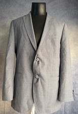 Hugo Boss Dieselstrasse 12 Men's Blazer Sport Coat Size 44R Plaid Gray