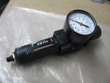 NEW VALCO CINCINNATI 594XX162 FILTER REGULATOR W/GAUGEB 160PSI 1/4NPT P9908