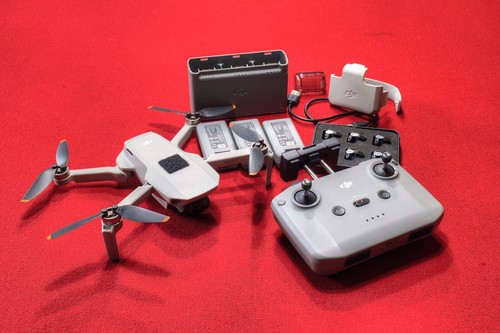 DJI Mini 2 "Fly More Combo" Drone