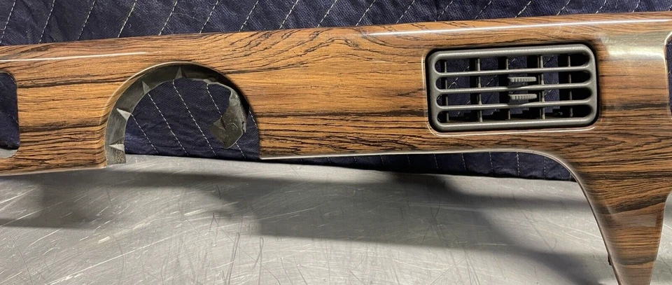 1988 - 1991 Pontiac Bonneville Woodgrain Dash Bezel Trim OEM 25530231 - Image 3 of 4