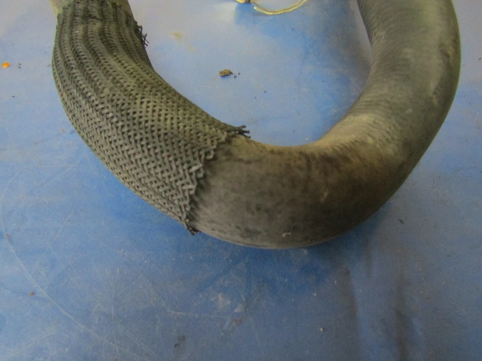 Корпус термостата 2013 Nissan Versa с тремя раздельными линиями - Изображение 4 из 4