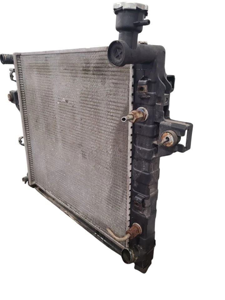 Radiador 8 cilindros compatible con 99-00 GRAND CHEROKEE 622877 Foto 3 de 4
