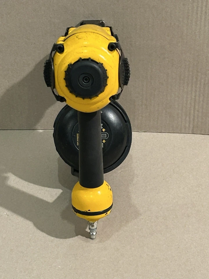 DEWALT D51321 3/4-Inch to 1-3/4-Inch Coil Roofing Nailer - Image 4 of 4