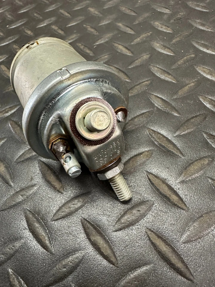 Interruptor solenoide de arranque BOSCH - 0331301002 - para Ford Europa Escort 1,1 L 80-90 Foto 2 de 4