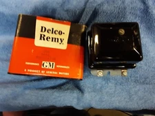 Delco Remy NOS 5851 6 volt POS GROUND voltage regulator, 1938 -64 John Deere 
