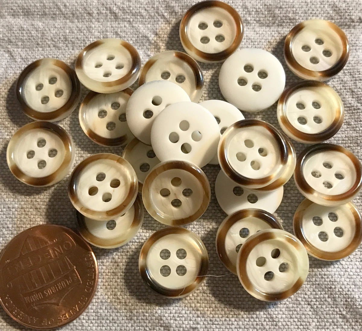 24 Small White Pearlized Plastic Buttons With Brown Border 1 2
