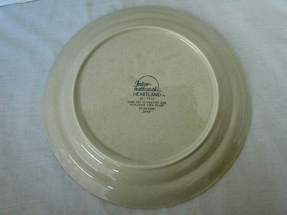 Vintage International Stoneware Heartland 12