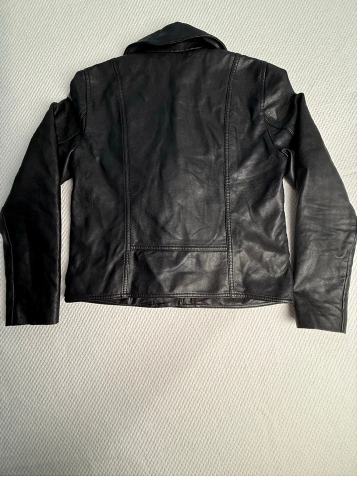 Chaqueta de moto para mujer Ann Taylor de cuero sintético negra talla 2 Foto 4 de 4