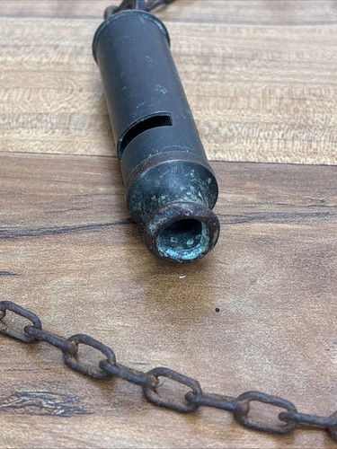 US WW1 Brass Trench Whistle With Chain & Hook UNMARKED - Picture 3 of 7