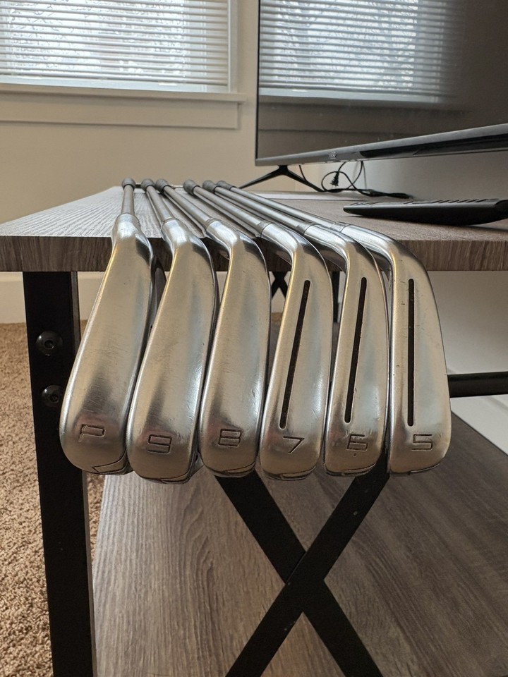 Taylormade P790 Iron set 5,6,7,8,9,P,A Taylormade P790 Iron set 5,6,7,8,9,P,A
