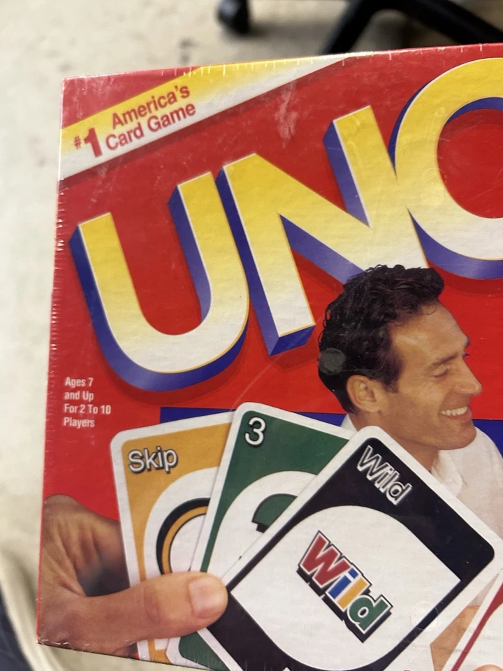 Uno Deluxe Card Game - Image 2 of 4