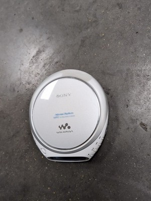 Sony Walkman D-NE509 Portable CD Player Discman ATRAC3plus MP3 CdR/RW 
