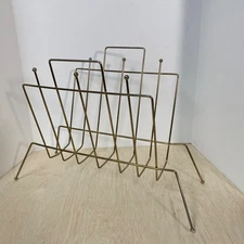 Vtg MCM 1950s Mid Century Gold Metal Wire Magazine Rack Stand 20” X 10” X 14”