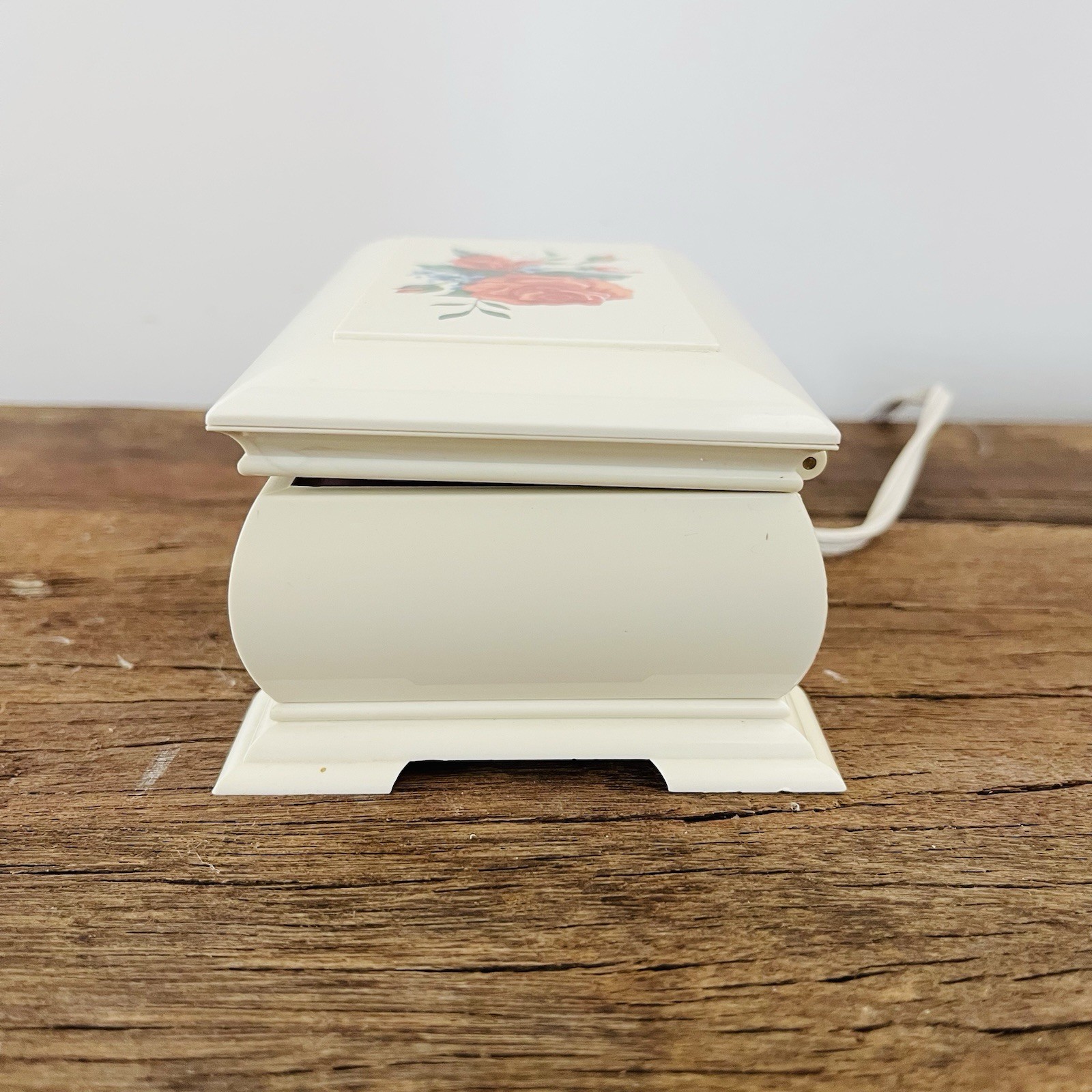 Vintage Floral Box Electronic Clock Digital Alarm Clock Spartus Classic 