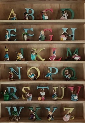 Beatrix Potter Alphabet Buchstaben Komplettsatz 26 Resin Figuren. ENESCO