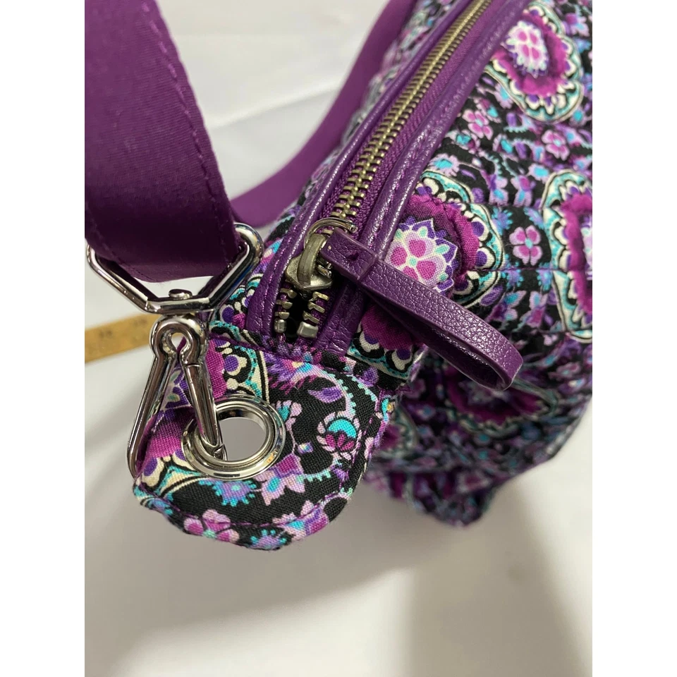 Bolso de Hombro Vera Bradley Acolchado Púrpura Estampado Floral - Estilo Clásico Foto 2 de 4