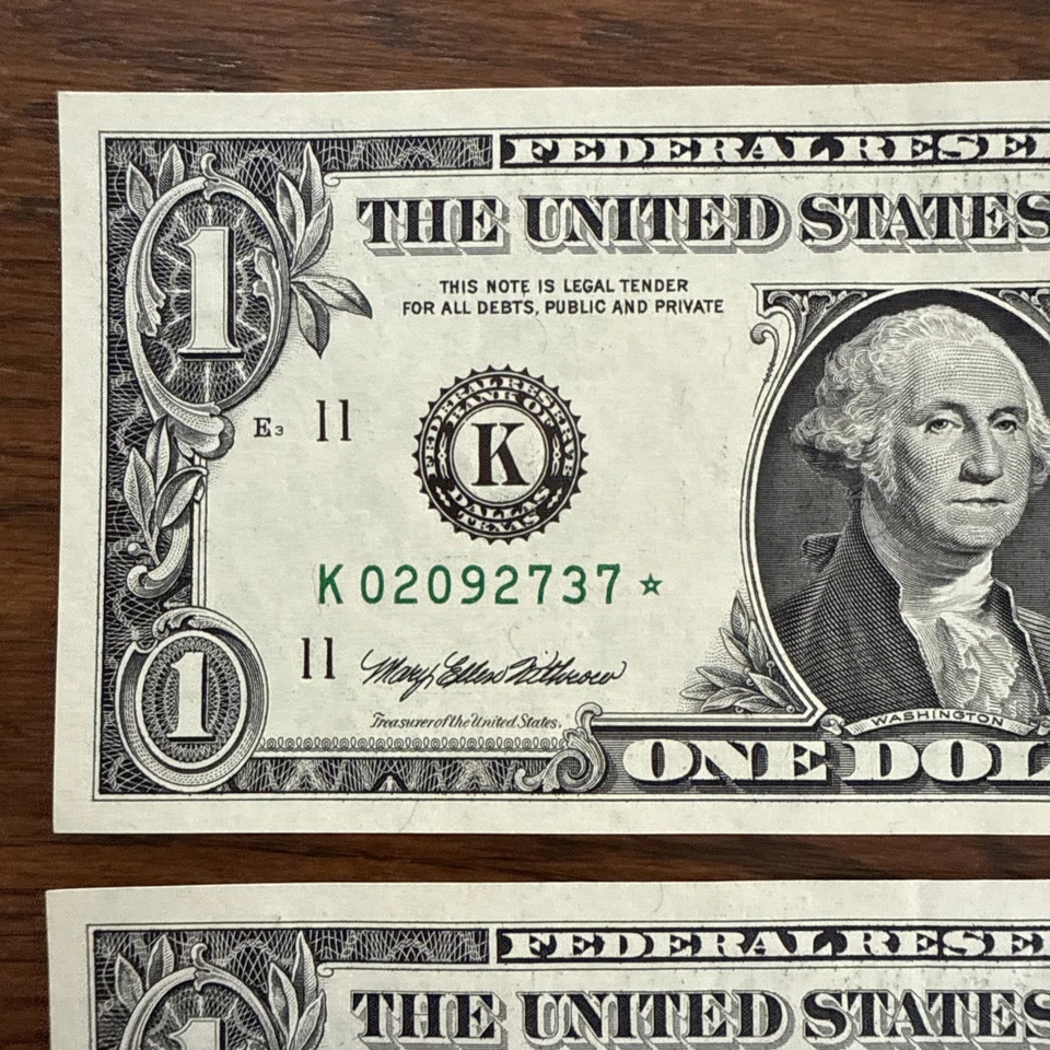 Pair Of Sequential 1 US Dollar Banknotes Star Serial Numbers - Crisp - Image 2 of 4