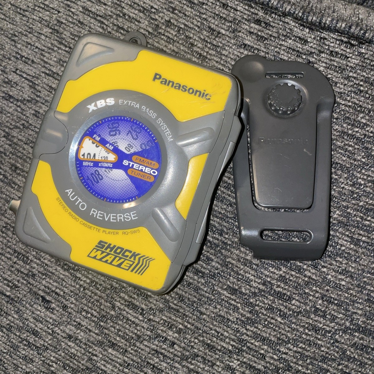 panasonic　ショックウェーブ　カセットプレーヤー RQ-SW5 Panasonic Shockwave XBS RQ-SW5V Portable AM/FM Cassette Player A