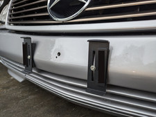 Kennzeichenhalter f&uuml;r Mercedes Benz R129 SL500 SL320 W129 C129 A1298850581 vorn