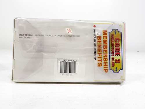 Code 3 Collectibles 12955 Honolulu Fire Department w/Outer Sleeve LN - Picture 4 of 9