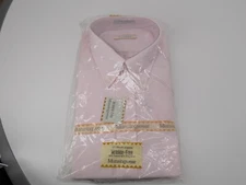 NOS vintage Munsingwear Men's 17 Pink Short-Sleeve Button-Down Shirt Oxford
