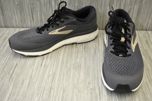 brooks dyad 5 mens gold